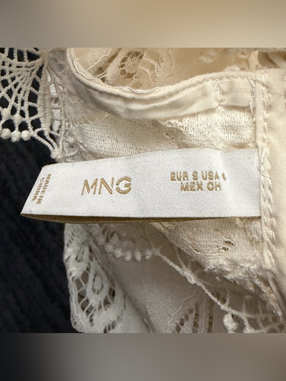 MANGO Floral Crochet Lace Balloon Sleeve Keyhole Back Cream Blouse - Picture 5 of 7